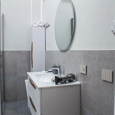 Casa Martinet- Prestogioso 2 2 Bagni Privati Con Terrazza 35m 아파트 브라
