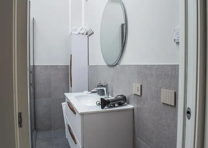 Casa Martinet- Prestogioso 2 2 Bagni Privati Con Terrazza 35m アパート ブラ